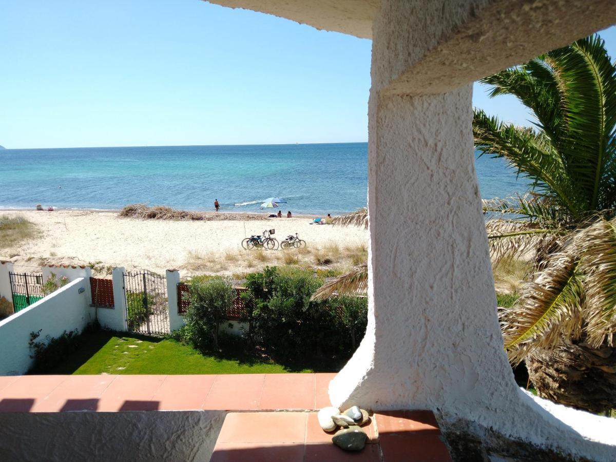 In Front Of The Beach - La Terrazza Sul Mare 플루미니 디 콰르투 외부 사진