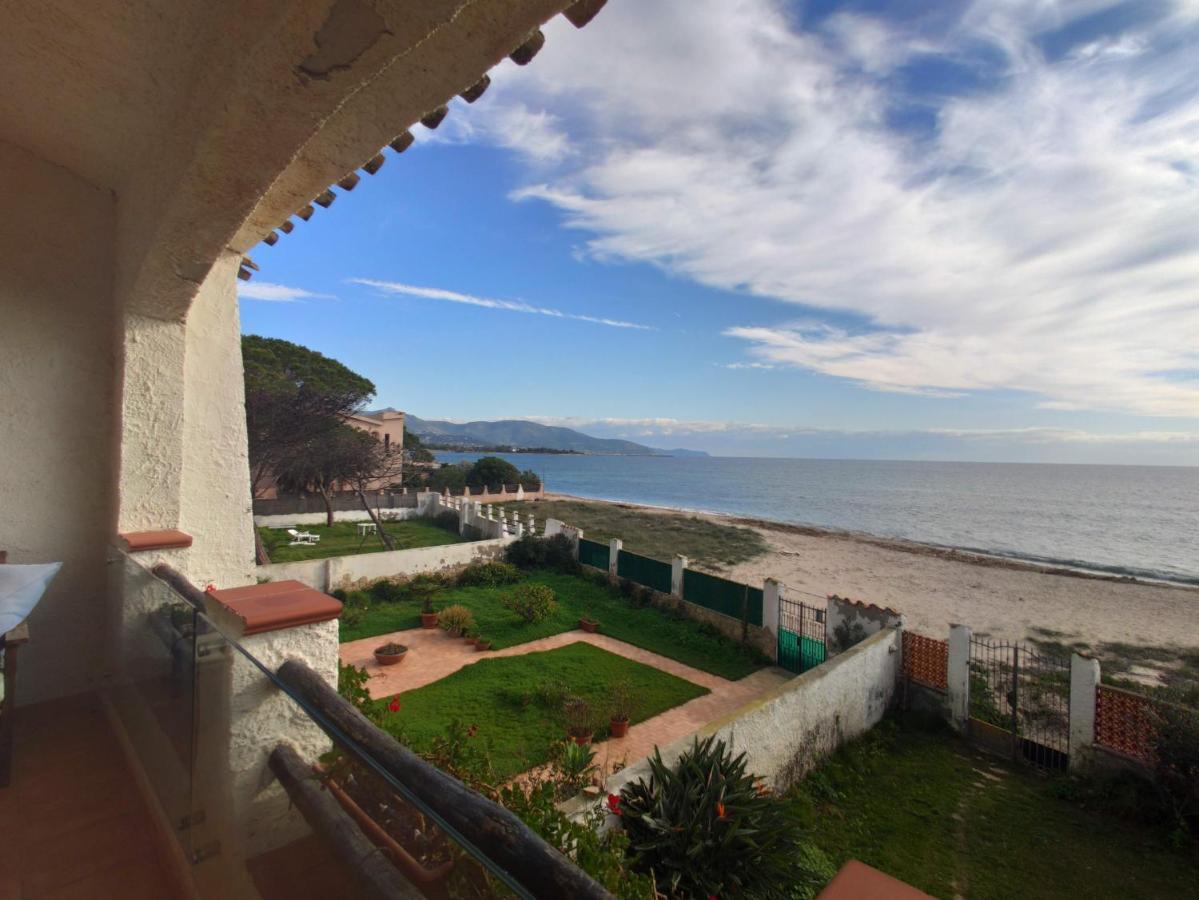 In Front Of The Beach - La Terrazza Sul Mare 플루미니 디 콰르투 외부 사진