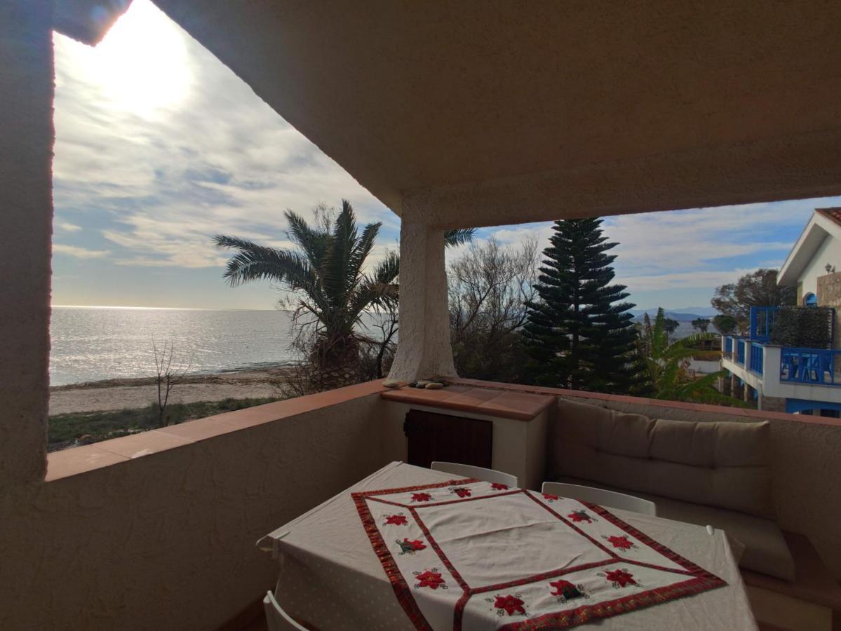 In Front Of The Beach - La Terrazza Sul Mare 플루미니 디 콰르투 외부 사진