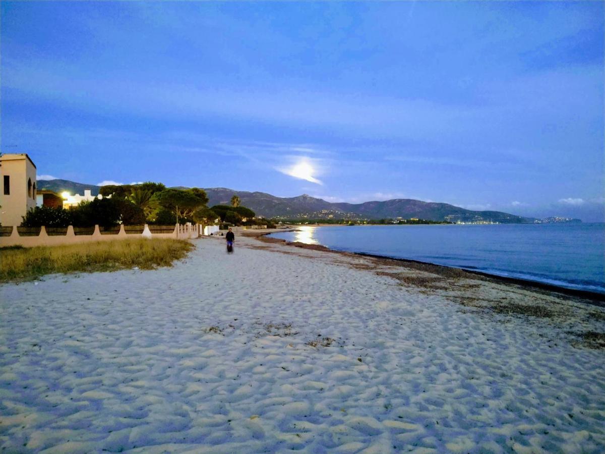 In Front Of The Beach - La Terrazza Sul Mare 플루미니 디 콰르투 외부 사진