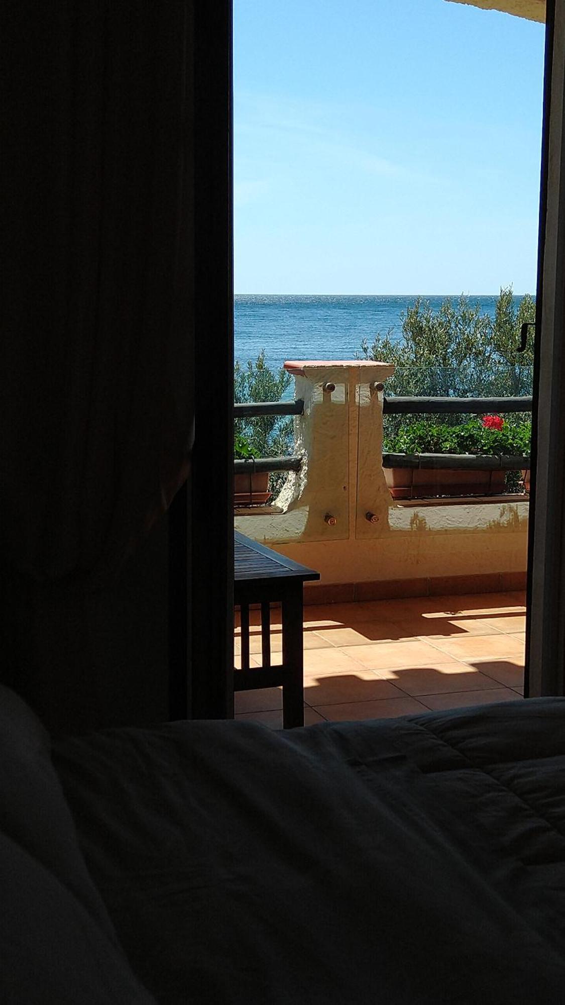 In Front Of The Beach - La Terrazza Sul Mare 플루미니 디 콰르투 외부 사진